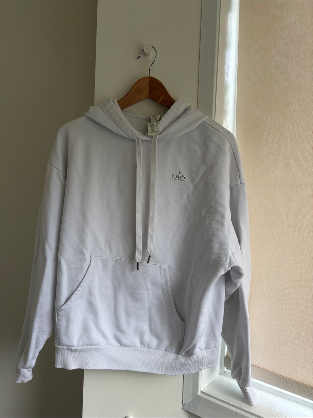 ALO Yoga White Accolade Hoodie